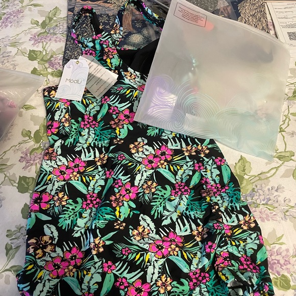 The brand is calypsa by MODLI new condition with tags attached. - Picture 4 of 4